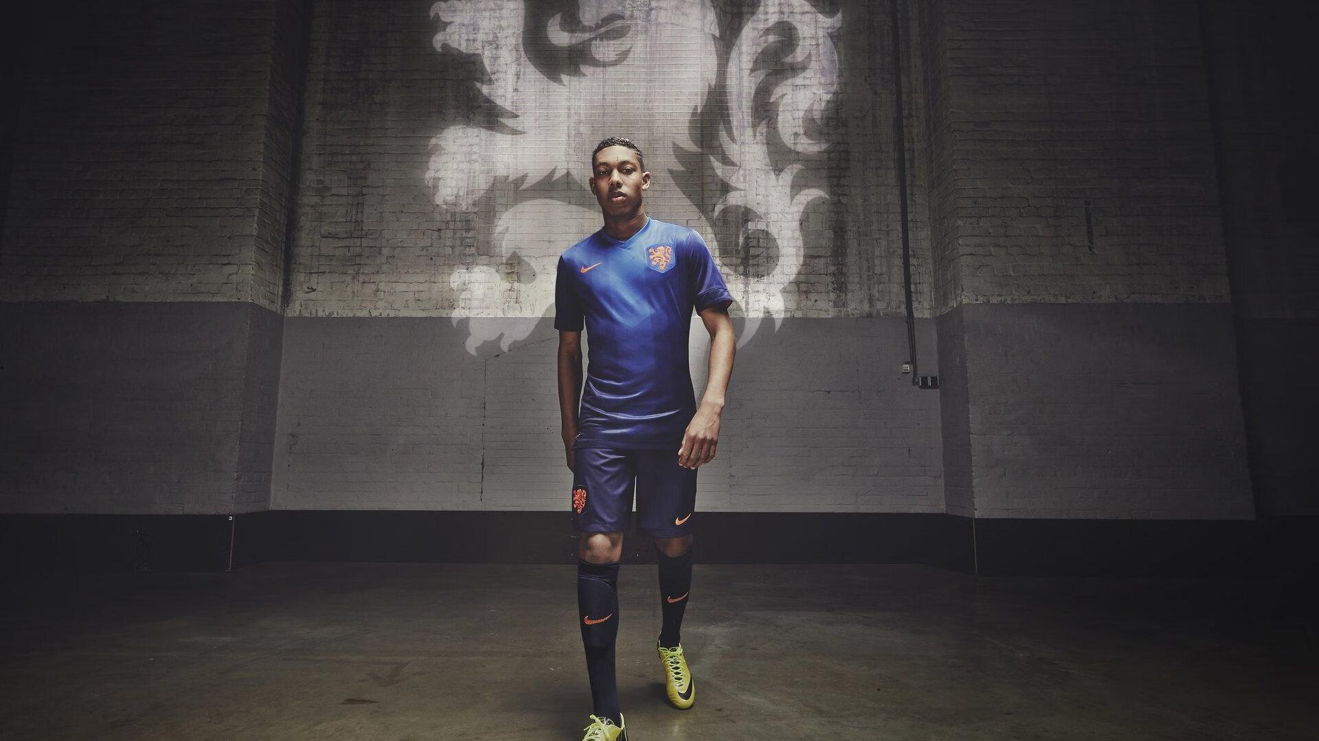 点球大战惊心动魄，蓝鹰险胜红魔挺进决赛