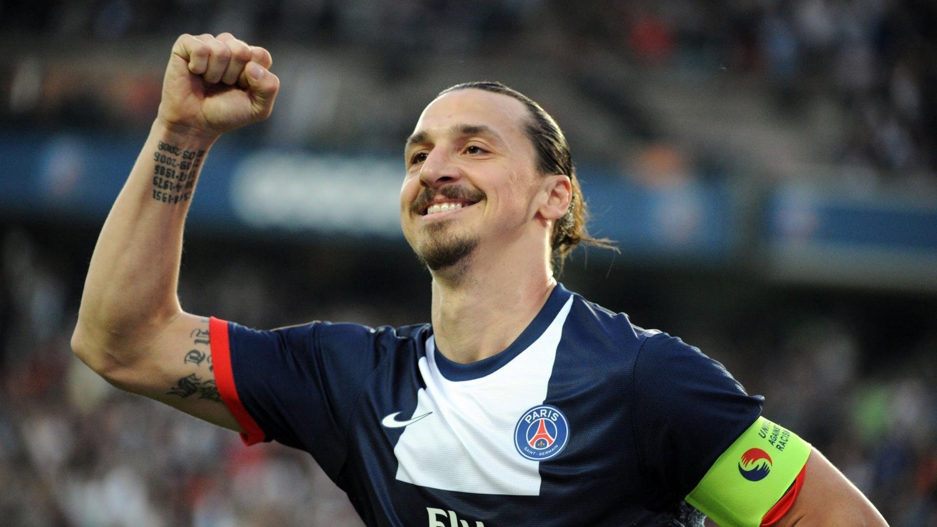 自由泳巅峰对决，世界纪录保持者与新生代天才的激烈较量