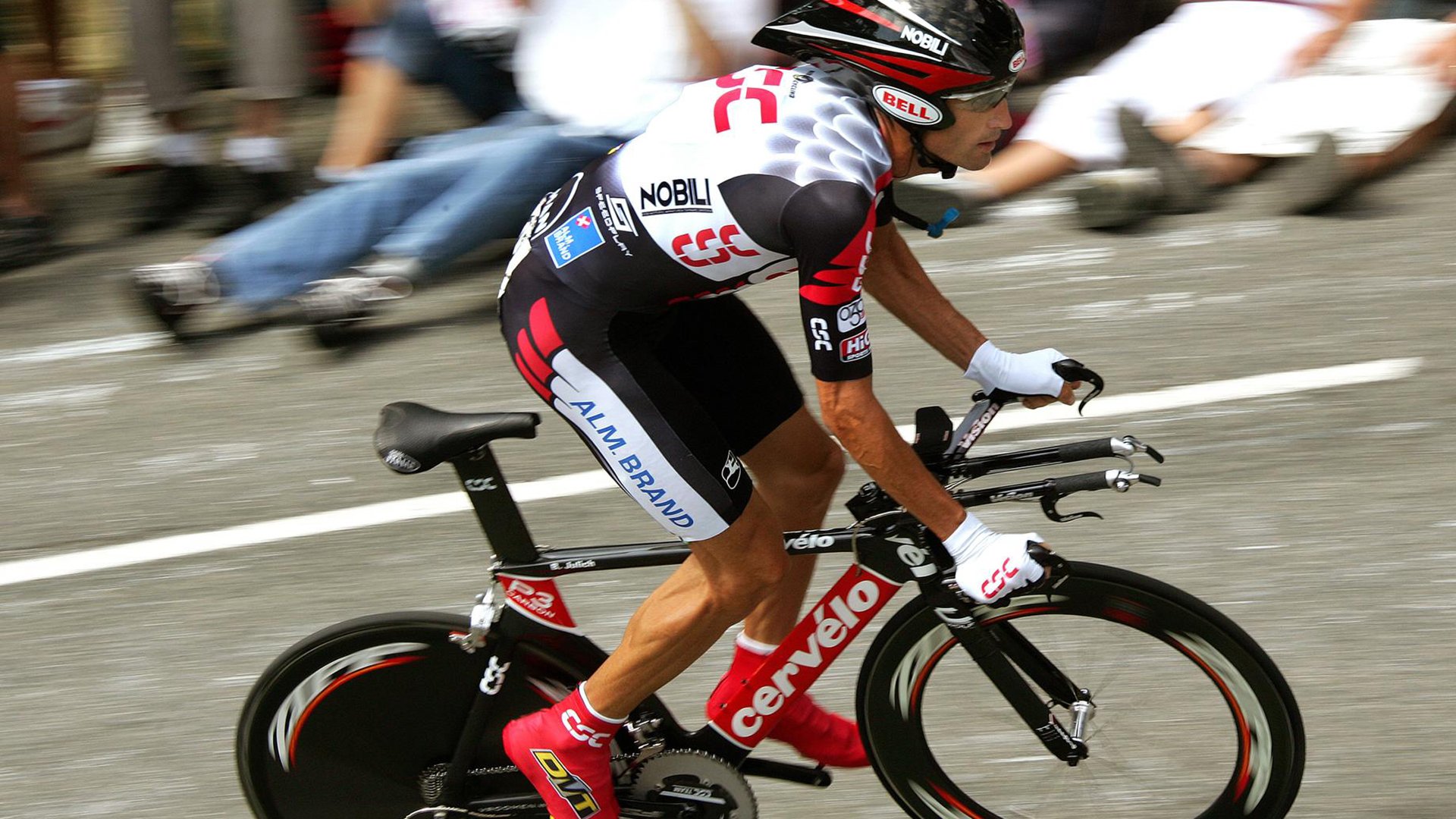 中超联赛激战正酣,争冠保级形势扑朔迷离